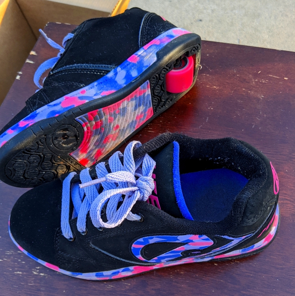 Girls Heelys